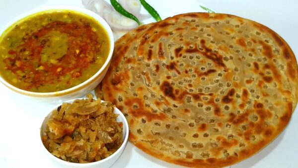 Bezar Ki Roti + Kadi Pakoda + Jaipuri Dal + Lehsun Ki Chutney + Ker Sangri Achar